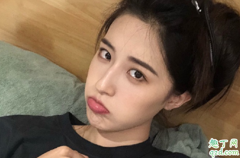 女朋友每次生氣躺床上刷抖音不理人 女朋友動不動就生氣要繼續(xù)嗎1