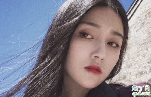 男朋友開車為什么喜歡牽手摸大腿 男朋友開車的時(shí)候怎么撩3