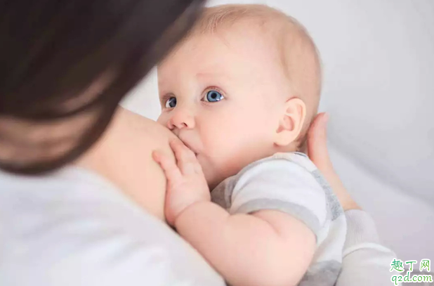 公共場所哺乳怎么避免尷尬 外出哺乳如何避免尷尬1