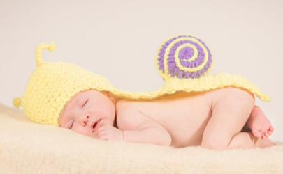 嬰兒趴著睡覺好嗎 孩子多大晚上可以趴著睡