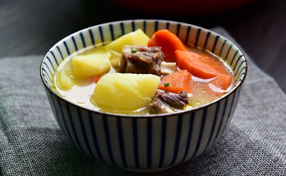 牛骨湯牛骨要泡嗎 熬牛骨湯時(shí)牛骨用不用泡水