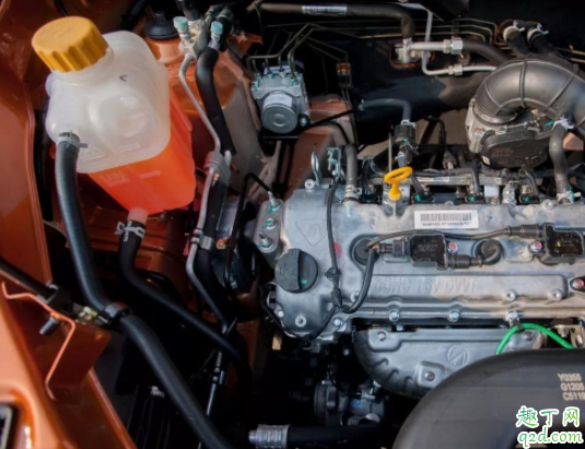 汽車?yán)鋮s液箱可以加水嗎 冷卻液沒漏也會變少嗎1