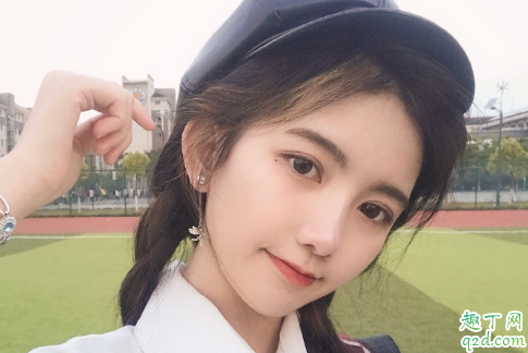 聊天時(shí)女生給男生發(fā)自拍代表什么 女生給男生發(fā)自拍是喜歡嗎5