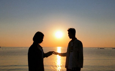 夫妻半個(gè)月不聯(lián)系正常嗎 夫妻分開(kāi)幾乎不打電話是沒(méi)感情了嗎