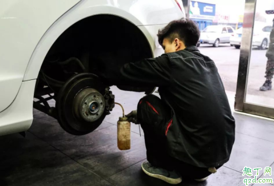 剎車(chē)油重要嗎 剎車(chē)油會(huì)變少嗎4