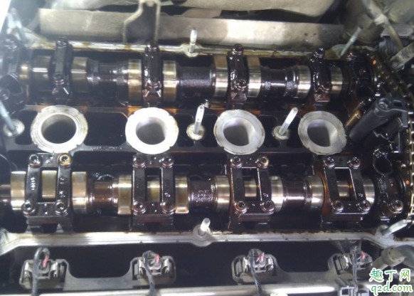 拆氣門(mén)要不要換氣門(mén)油封 氣門(mén)油封為什么會(huì)老化4