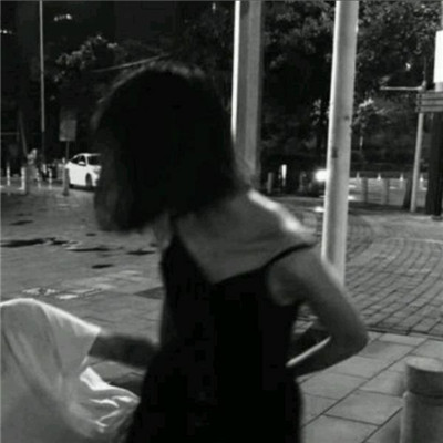 不明顯的情侶頭像老師看不出來 隱蔽的情侶頭像不易察覺的那種3