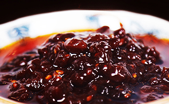 豆瓣醬的豆瓣上的白點(diǎn)是什么 豆瓣醬有白點(diǎn)點(diǎn)還能吃嗎