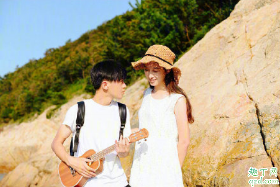 兩個內(nèi)向的人怎么約會不尷尬 兩個內(nèi)向的人約會要注意什么1