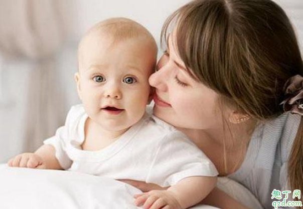 公共場所哺乳怎么避免尷尬 外出哺乳如何避免尷尬2