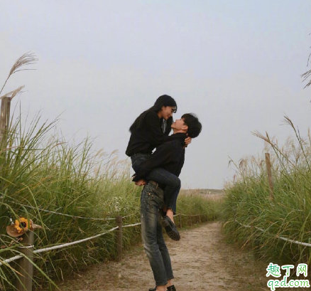 男友一見面就想做那事正常嗎 男友一見我就想上我是什么意思2