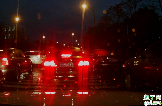 剎車尾燈總是壞是什么問題 剎車燈老壞怎么解決2