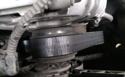 汽車發(fā)動(dòng)機(jī)皮帶什么時(shí)候更換 小車發(fā)動(dòng)機(jī)的皮帶斷了還能行駛嗎