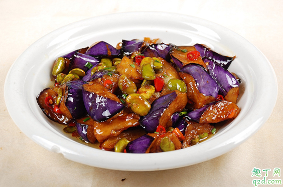 紅燒茄子紫皮用去掉嗎 紅燒茄子要去皮嗎1