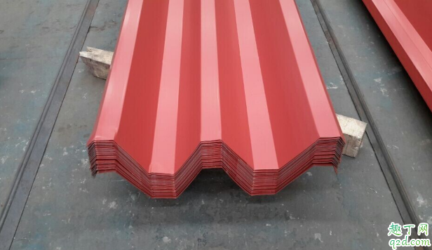 彩鋼瓦和樹脂瓦哪個隔熱 彩鋼瓦和樹脂瓦的區(qū)別1