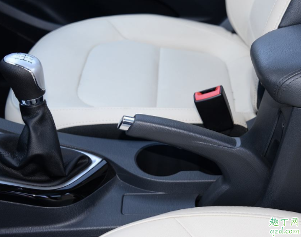 手剎沒松開車會(huì)造成什么后果 手剎拉到底長(zhǎng)時(shí)間有沒有危害4