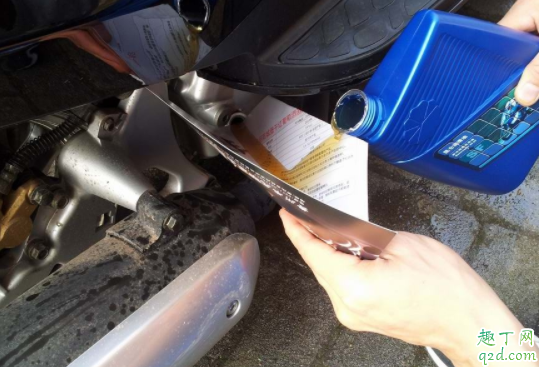 發(fā)動機(jī)機(jī)油損耗快啥原因  怎么看汽車燒機(jī)油還是漏油2