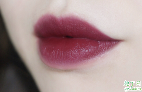 香奈兒847和857哪個(gè)好看 chanel香奈兒847和857口紅試色對(duì)比3