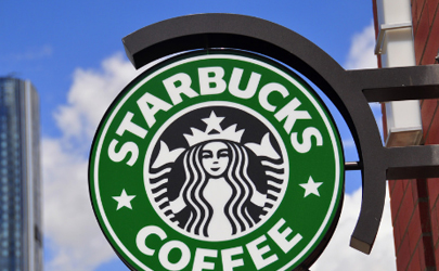 去星巴克是先坐下還是先點單 星巴克需要自己取餐嗎