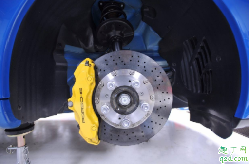 剎車片從哪看出來(lái)要換 換剎車盤時(shí)必須換剎車片嗎2