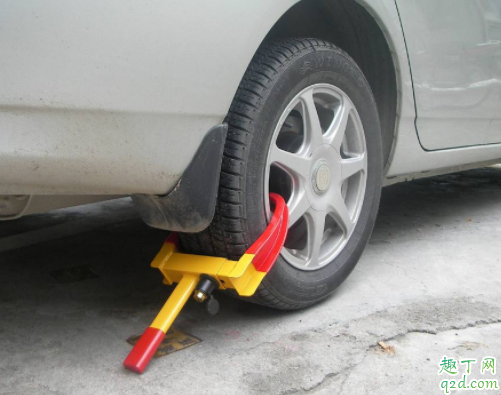 汽車輪胎有點(diǎn)損傷需要更換嘛 車胎有一點(diǎn)點(diǎn)裂紋需要換嗎2