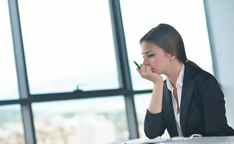 在公司發(fā)現(xiàn)工作沒(méi)有意義怎么辦 工作內(nèi)容沒(méi)興趣但是薪水高要不要辭職