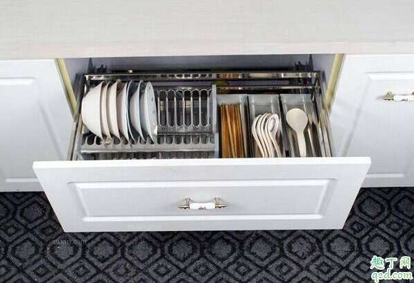 櫥柜裝拉籃好還是不裝拉籃好 櫥柜裝拉籃的優(yōu)缺點1