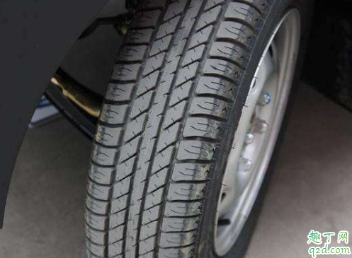 汽車(chē)輪胎花紋可以不一樣嗎 車(chē)檢輪胎花紋不一致可以通過(guò)嗎2