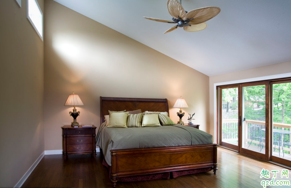 臥室陽臺裝推拉門好還是不裝好 臥室陽臺之間裝推拉門的優(yōu)缺點(diǎn)2