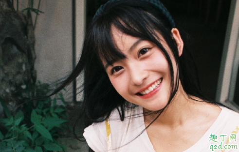 一個(gè)男的咬你胸說明什么 男朋友吻你胸該叫嗎1