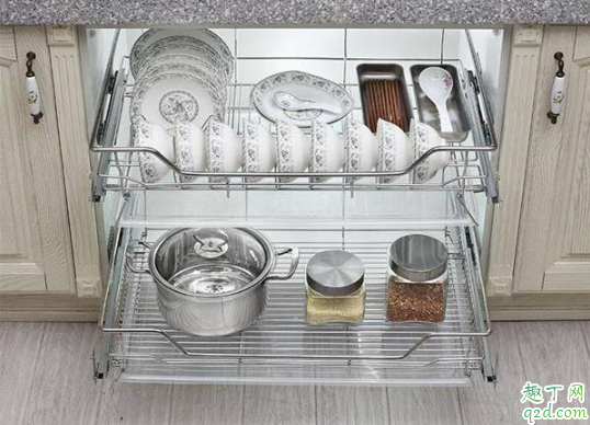 櫥柜裝拉籃好還是不裝拉籃好 櫥柜裝拉籃的優(yōu)缺點3