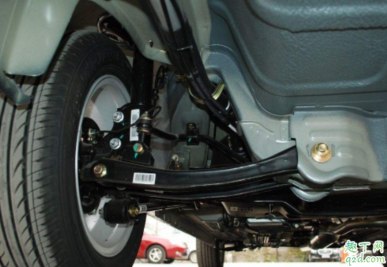 剎車(chē)油兩年必須換嗎 制動(dòng)液報(bào)警了還可以行駛嗎4