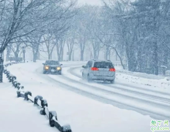 車(chē)開(kāi)起來(lái)車(chē)廂內(nèi)嗡嗡響是什么原因 汽車(chē)開(kāi)起來(lái)噪音大怎么辦2