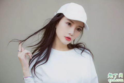 李小璐為什么看上pgone 皮幾萬和賈乃亮有對(duì)比性嗎1