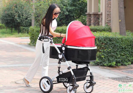寶寶出門用腰凳好還是推車好 嬰兒車好用還是腰凳實用2
