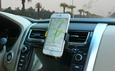 車內(nèi)手機(jī)支架裝哪個位子好 車內(nèi)手機(jī)支架用哪種好