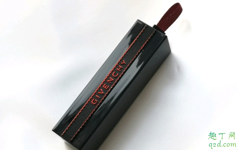 紀(jì)梵希2019圣誕限定28什么色 紀(jì)梵希28號口紅試色1