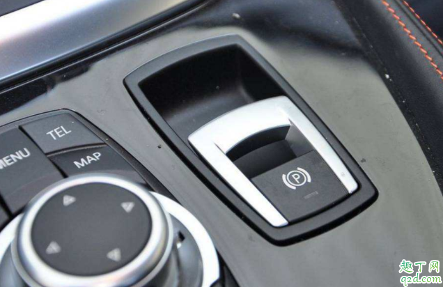 起步時(shí)電子手剎怎么操作 電子手剎起步用放下嗎2