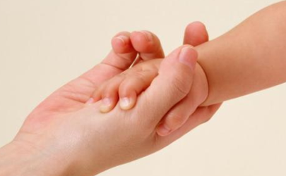 新生兒黃疸能不能喝葡萄糖 寶寶黃疸喂母乳有關(guān)系嗎