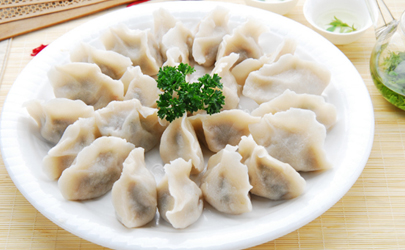 薺菜包餃子要不要用開水燙一下 薺菜包餃子要過(guò)水嗎