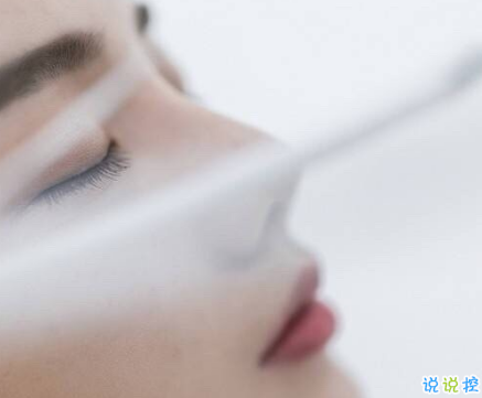 想哭又傷感的帶圖片說說2018 帶著心痛的的說說心涼8