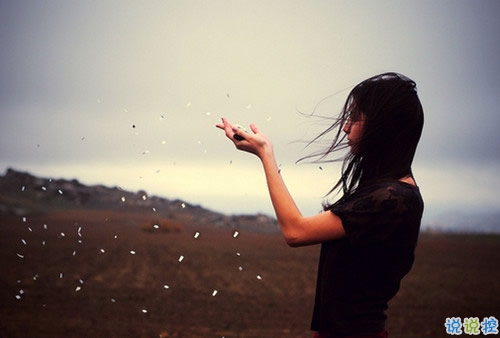 2018點(diǎn)贊最多的說說加圖片：速熱的人也速凍，熱鬧的人易散場3