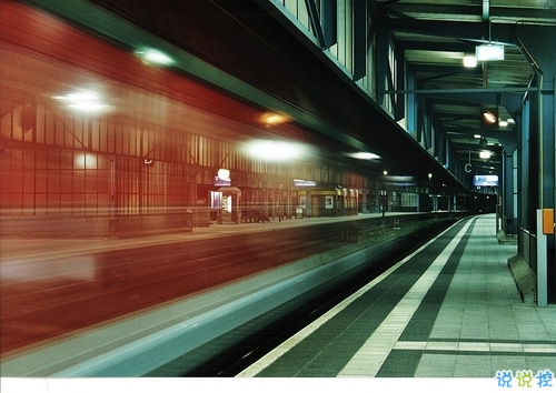 對(duì)于感情我認(rèn)輸?shù)恼f說帶圖片 心碎難過說說感到撕心裂肺10