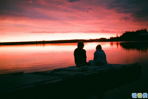 2018點(diǎn)贊最多的說說加圖片：速熱的人也速凍，熱鬧的人易散場10