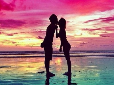 幸福說(shuō)說(shuō)帶圖片：某人，我要讓你在我身邊，猖狂一輩子