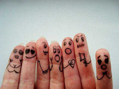 配圖片的朋友說(shuō)說(shuō)：什么是好朋友？有人說(shuō)，那是地球上翻版的自己2