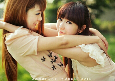 配圖片的朋友說說：什么是好朋友？有人說，那是地球上翻版的自己