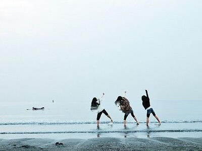 配圖片的朋友說(shuō)說(shuō)：什么是好朋友？有人說(shuō)，那是地球上翻版的自己14