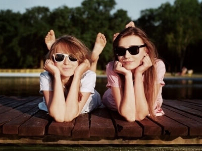 配圖片的朋友說(shuō)說(shuō)：什么是好朋友？有人說(shuō)，那是地球上翻版的自己11