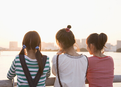 配圖片的朋友說(shuō)說(shuō)：什么是好朋友？有人說(shuō)，那是地球上翻版的自己7